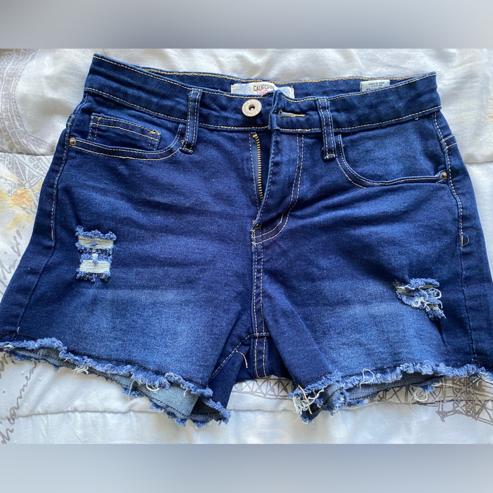 California Vintage short size 3